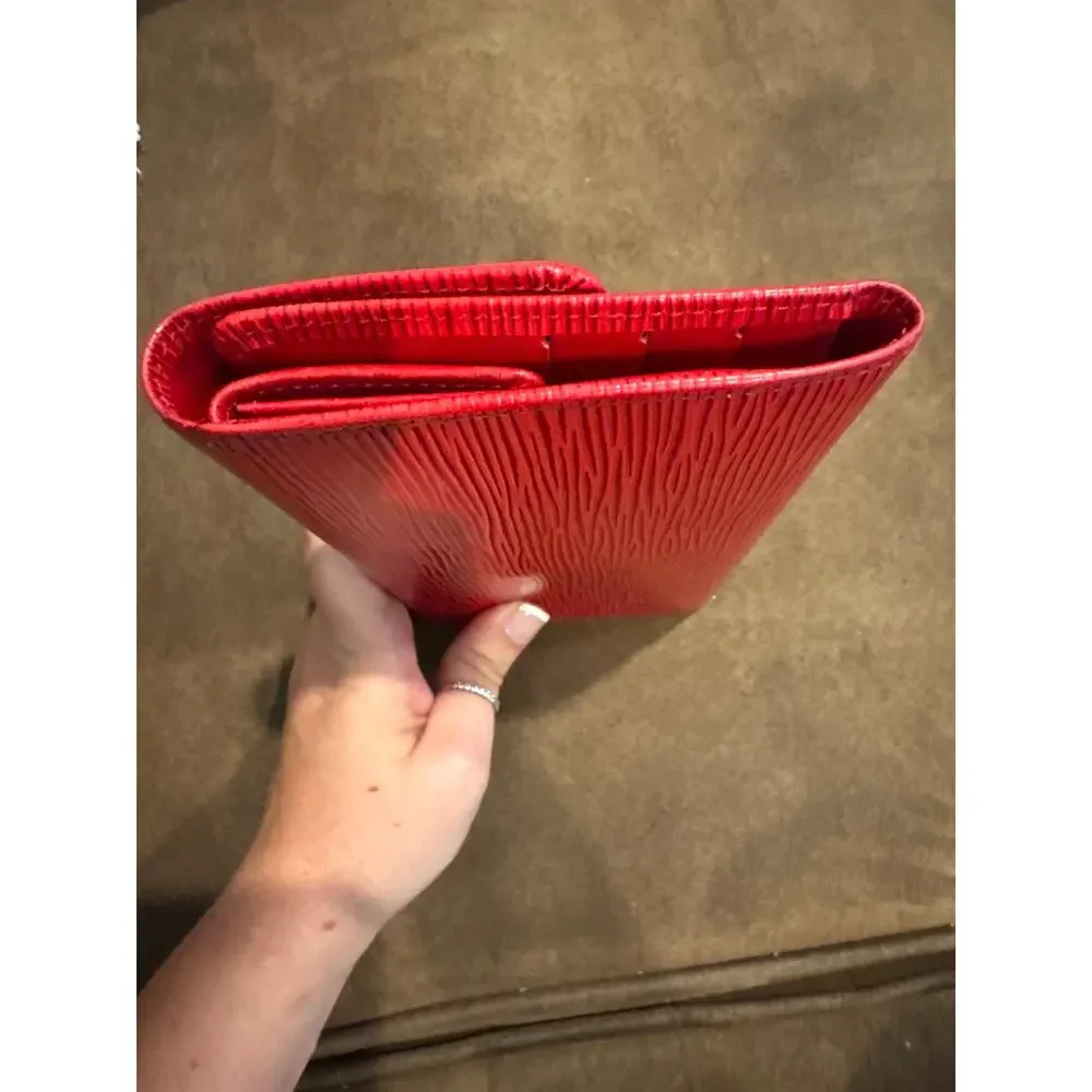 Louis Vuitton Epi International Wallet in Castilian Red